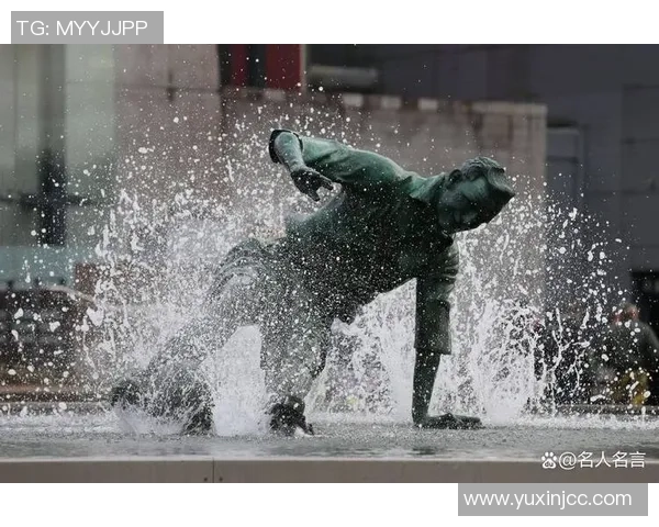 足球巨星的雕像背后故事与荣耀时刻的完美结合